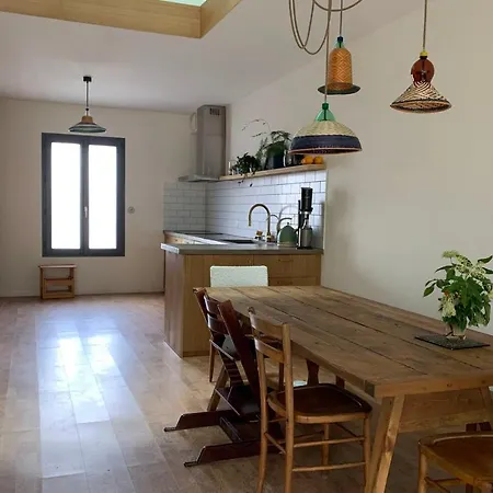 아파트 Spacious House With Garden 보르도