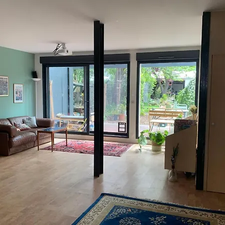 아파트 Spacious House With Garden 보르도
